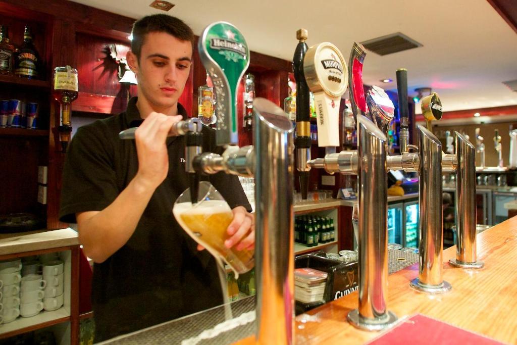 Wallis Arms 호텔 Sráid an Mhuilinn 외부 사진